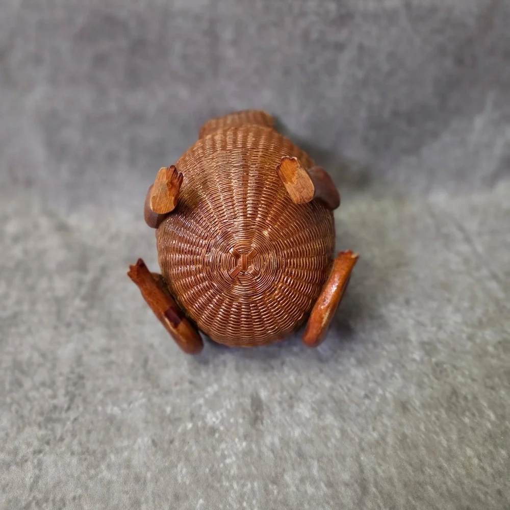 Vintage Frog Basket Wicker Rattan Lidded Storage Plastic Eyes